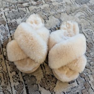 Gently used Lamo genuine shearling slippers